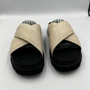 NWB UGG Capitelle Crossband Sandals Beige/Black Women's Size 8.5